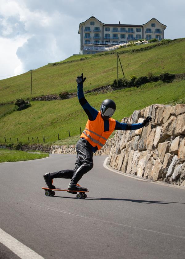 <div style="display: none;" lead="Longboard-Verein Luzern" main></div>Skaten bis das Benzinlicht leuchtet