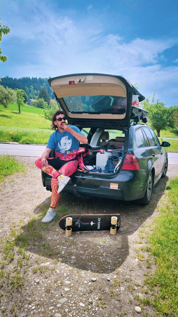 <div style="display: none;" lead="Community" main></div>Ronny-Rollbrett und Downhill-Domi, unsere Open Road Erlebnisse